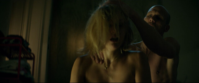 Veerle Baetens nude – D’Ardennen (2015)