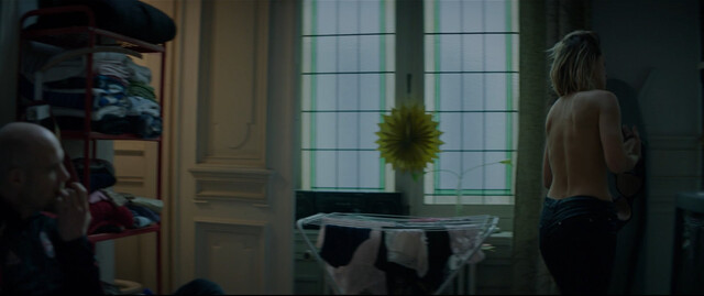 Veerle Baetens nude – D’Ardennen (2015)