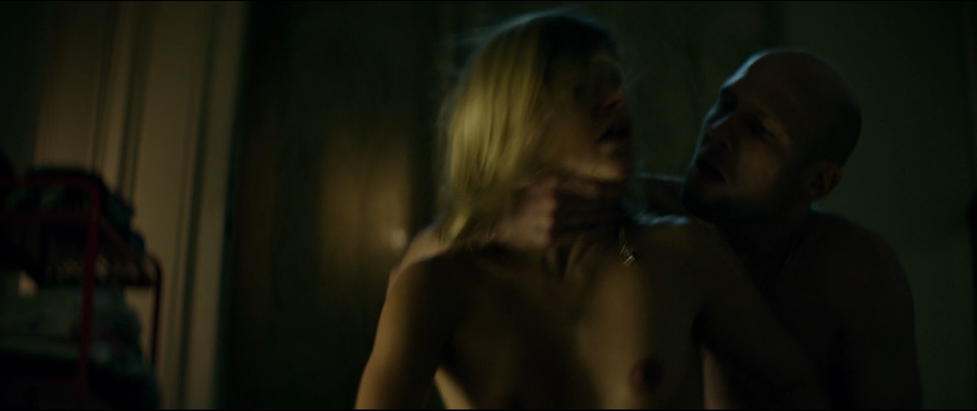Veerle Baetens nude – D’Ardennen (2015)
