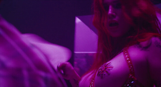 Bella Thorne sexy – Rumble Through the Dark (2023)