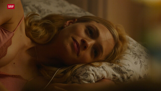 Julie Engelbrecht sexy – Ein Sommer in Südfrankreich (2016)