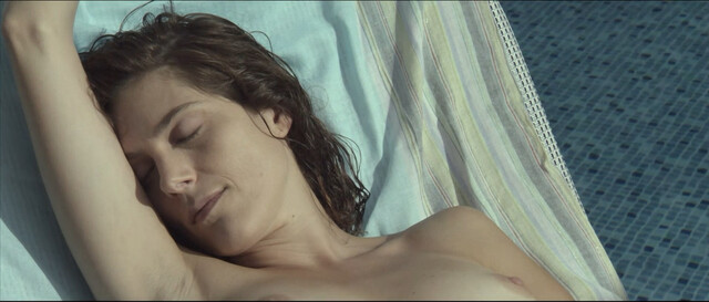 Ángela Villar nude – Otro verano (2013)