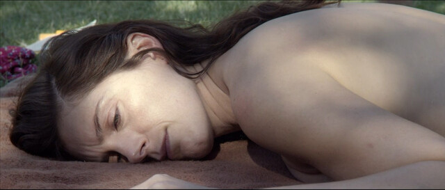 Ángela Villar nude – Otro verano (2013)