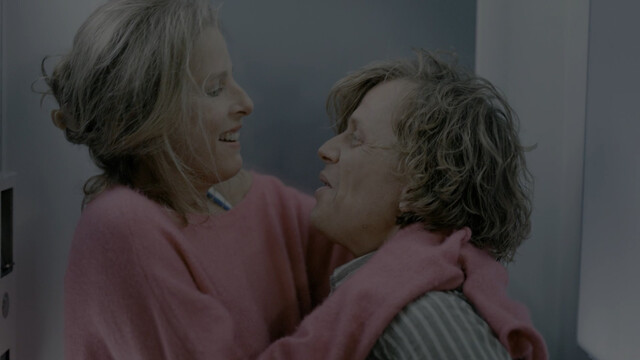 Karin Viard sexy – Une nuit (2023)