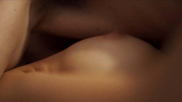 Lucrezia Mandolesi nude – L'alveare (2018)