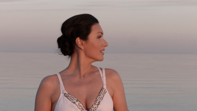 Yuliya Takshina sexy – Three love stories (Tri istorii lyubvi) s01e01-04 (2019)