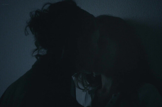 Emma Mackey nude, Vicky Krieps nude - Hot Milk (2025)