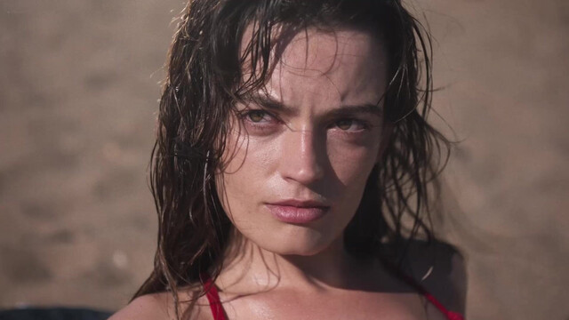 Emma Mackey nude, Vicky Krieps nude - Hot Milk (2025)