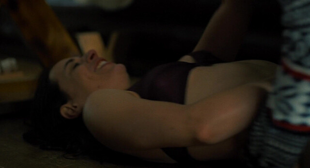 Gina Henkel nude - Wann kommst du meine Wunden küssen? (2022)