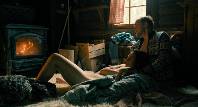 Gina Henkel nude - Wann kommst du meine Wunden küssen? (2022)