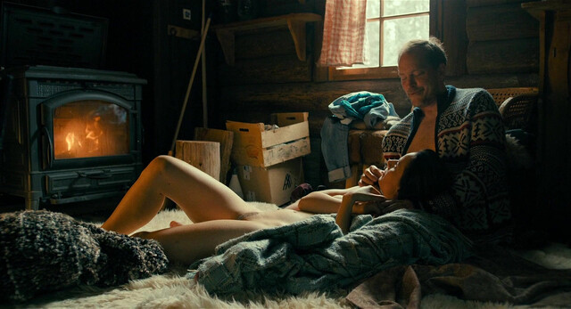 Gina Henkel nude - Wann kommst du meine Wunden küssen? (2022)