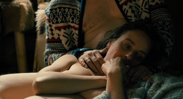 Gina Henkel nude - Wann kommst du meine Wunden küssen? (2022)