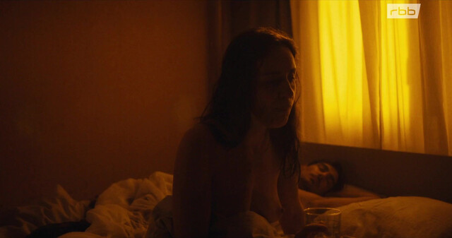 Gina Henkel nude - Krzyk: Losing Control (2024)