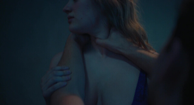 Daphné Patakia nude, Nadia Tereszkiewicz sexy - Belladone (2025)