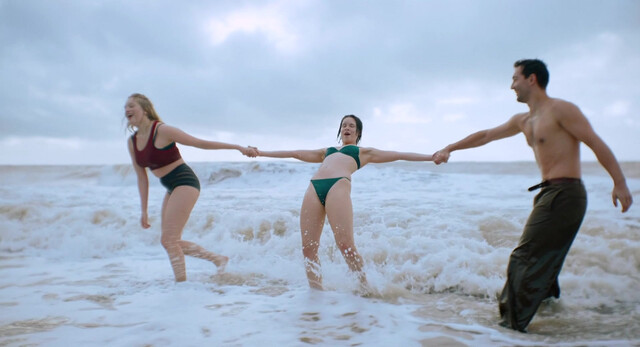 Daphné Patakia nude, Nadia Tereszkiewicz sexy - Belladone (2025)