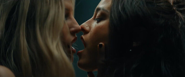 Madelyn Cline sexy, Chase Sui Wonders sexy, Sarah Pidgeon sexy - I Know What You Did Last Summer (2025)