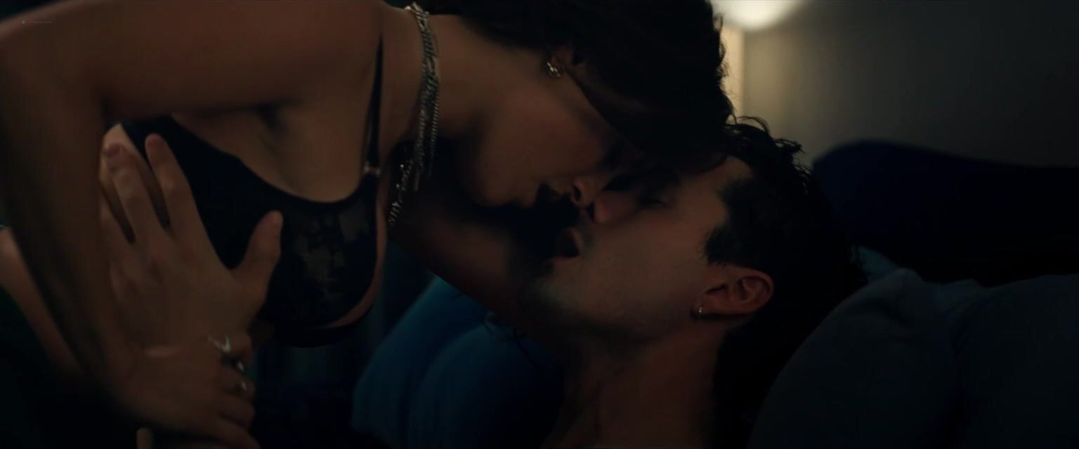 Madelyn Cline sexy, Chase Sui Wonders sexy, Sarah Pidgeon sexy - I Know What You Did Last Summer (2025)