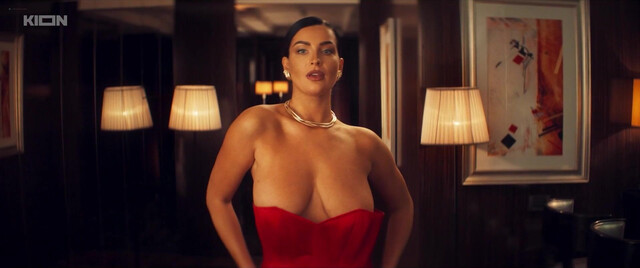 Yana Anosova nude, Emiliya Chunosova nude, Lolita Taborko nude, etc - Zhizn po vyzovu (2025)