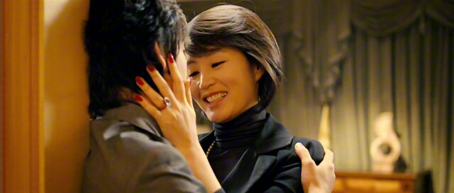 Kim Hye-soo nude - Tazza (2006)