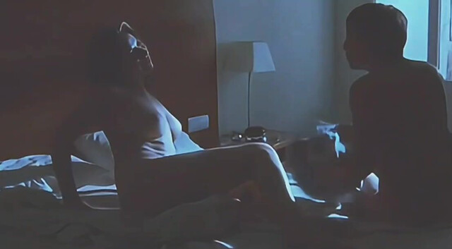 Margarida Marinho nude - Aparelho Voador a Baixa Altitude (2002)