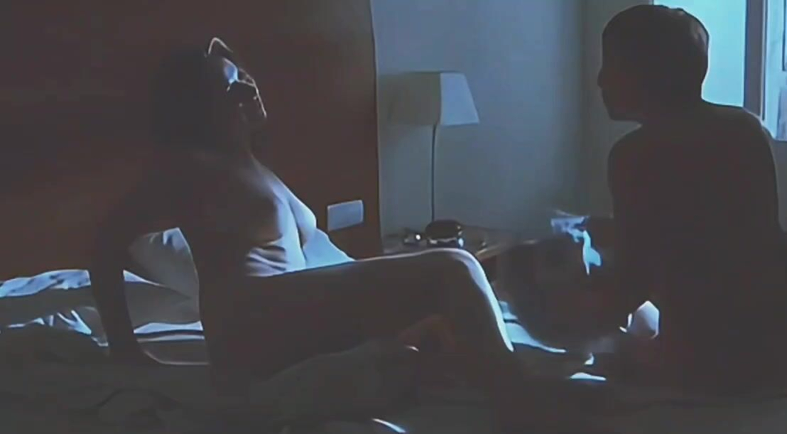 Margarida Marinho nude - Aparelho Voador a Baixa Altitude (2002)