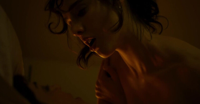 Margaret Qualley nude, Aubrey Plaza nude, Lera Abova nude, Grace Lord nude, Layne Lazor nude - Honey Don't! (2025)