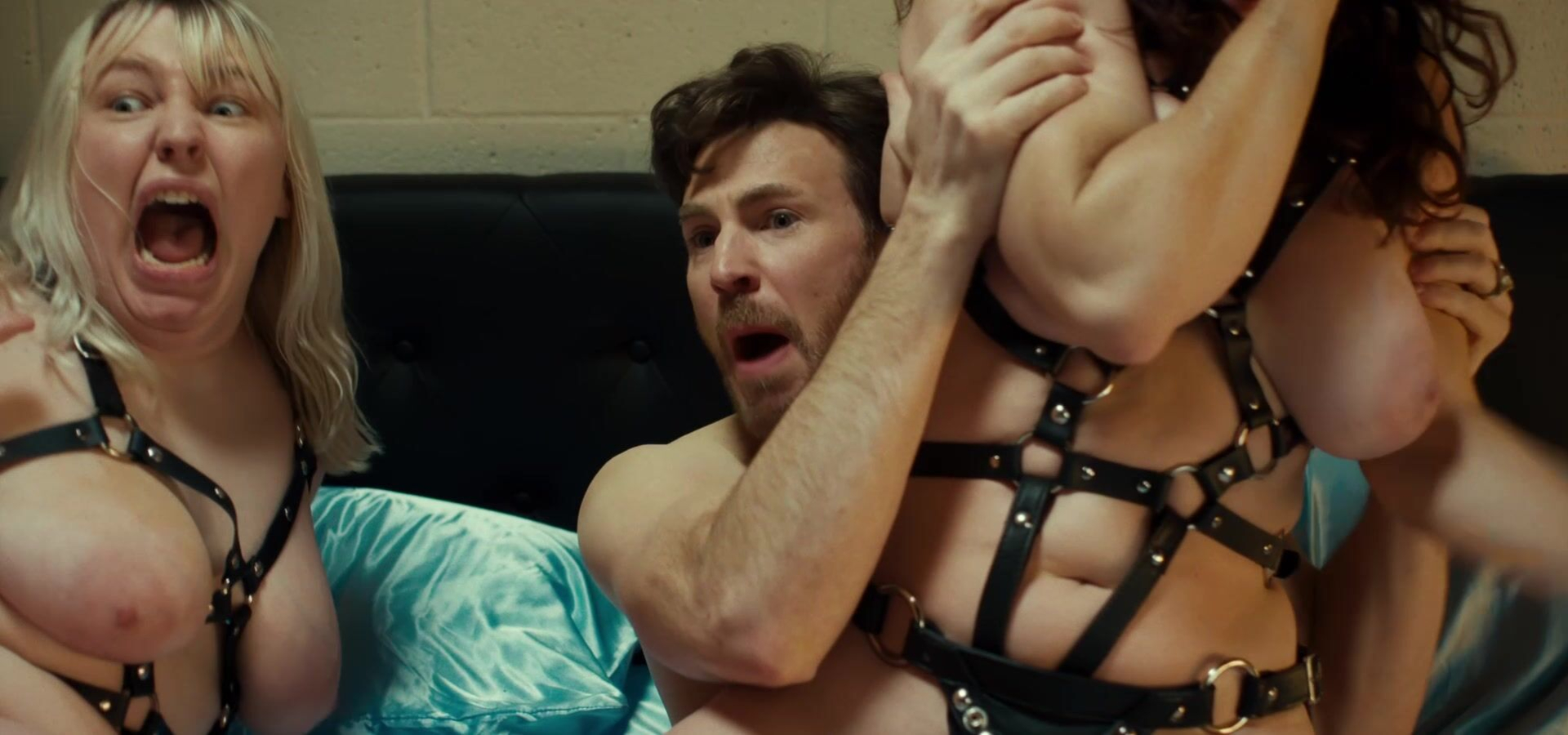 Margaret Qualley nude, Aubrey Plaza nude, Lera Abova nude, Grace Lord nude, Layne Lazor nude - Honey Don't! (2025)