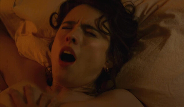 Margaret Qualley nude, Aubrey Plaza nude, Sarah J. Bartholomew sexy - Honey Don't! (2025)