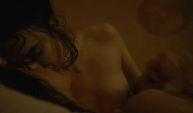 Margaret Qualley nude, Aubrey Plaza nude, Sarah J. Bartholomew sexy - Honey Don't! (2025)
