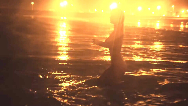 Alba Baptista nude, Maria Leite nude - Flutuar (2019)