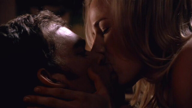 Julie Benz nude - Dexter s01e08 (2006)