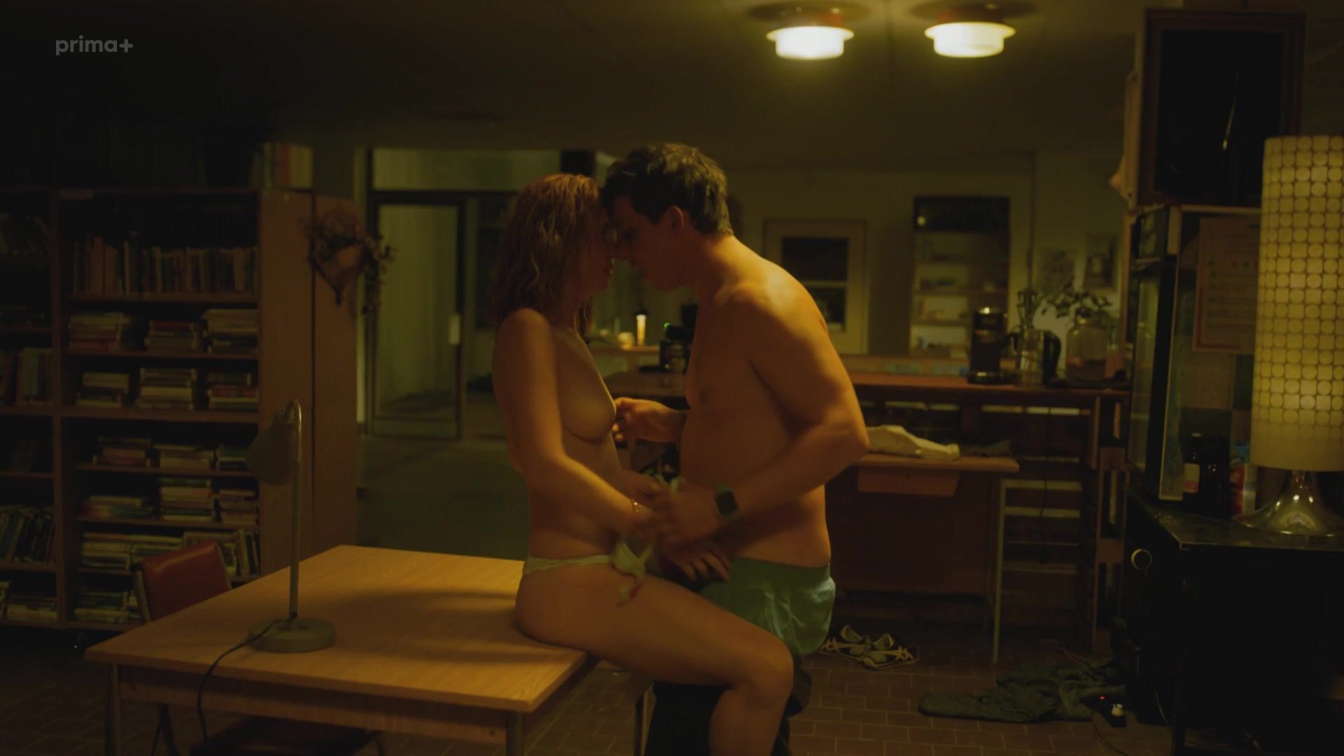 Martina Babisova nude - Holka od vedle (2025)