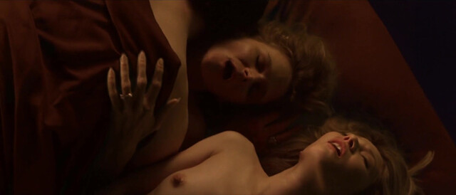 Melissa Mascara nude, Lynn Marie Sager nude, Linda Pine nude - End of Days (1999)