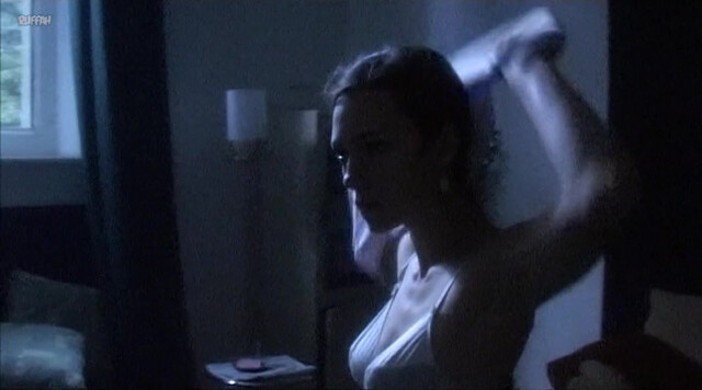 Sabine Timoteo nude - Die Freunde der Freunde (2002)