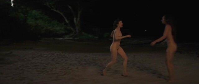 Meret Becker nude, Sabine Timoteo nude - Wer hat eigentlich die Liebe erfunden (2018)