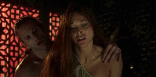 Anya Chalotra sexy, Freya Allan sexy, Christelle Elwin sexy, etc - The Witcher s04 (2025)