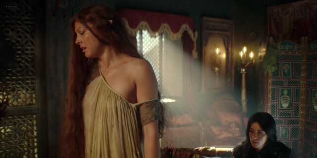 Anya Chalotra sexy, Freya Allan sexy, Christelle Elwin sexy, etc - The Witcher s04 (2025)