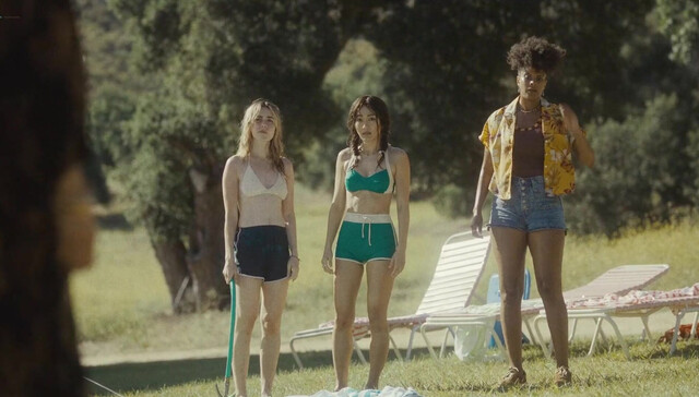 Kiernan Shipka, Krysten Ritter, etc - Stone Cold Fox (2025)