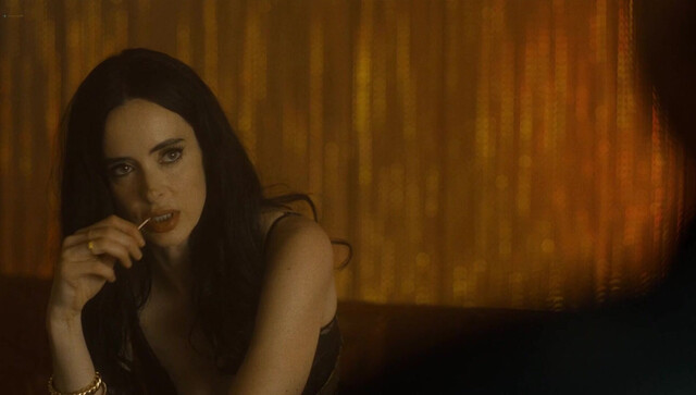 Kiernan Shipka, Krysten Ritter, etc - Stone Cold Fox (2025)