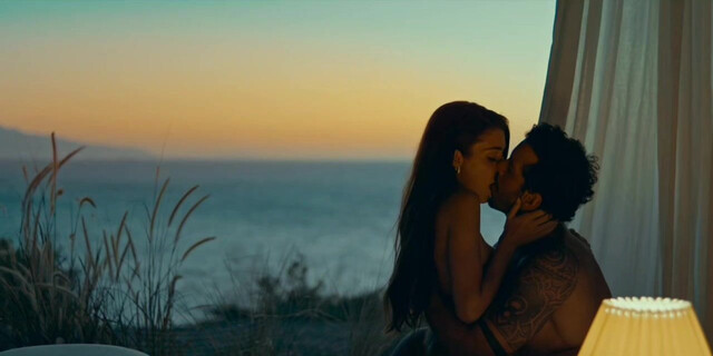 Hande Ercel sexy - Chasing the Wind (2025)