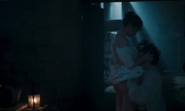 Anamaria Vartolomei nude, Phoebe Fox nude - The Seduction s01e01 (2025)