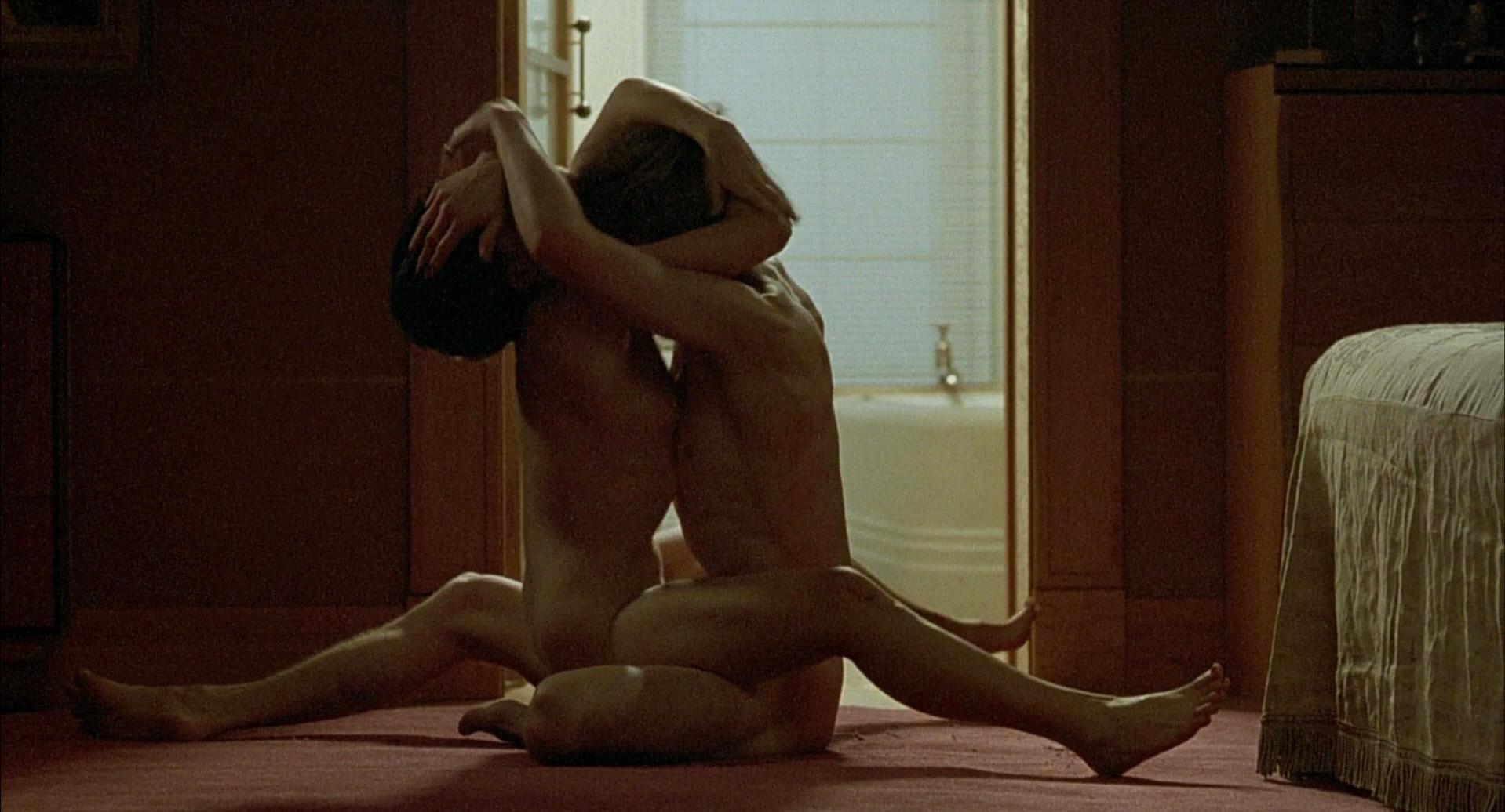 Juliette Binoche nude - Damage (1992)