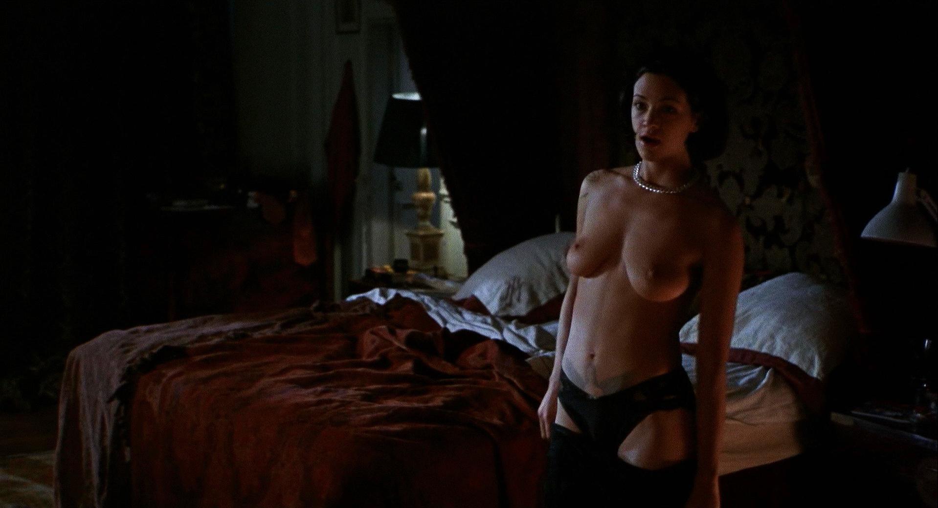 Asia Argento nude - B. Monkey (1998)