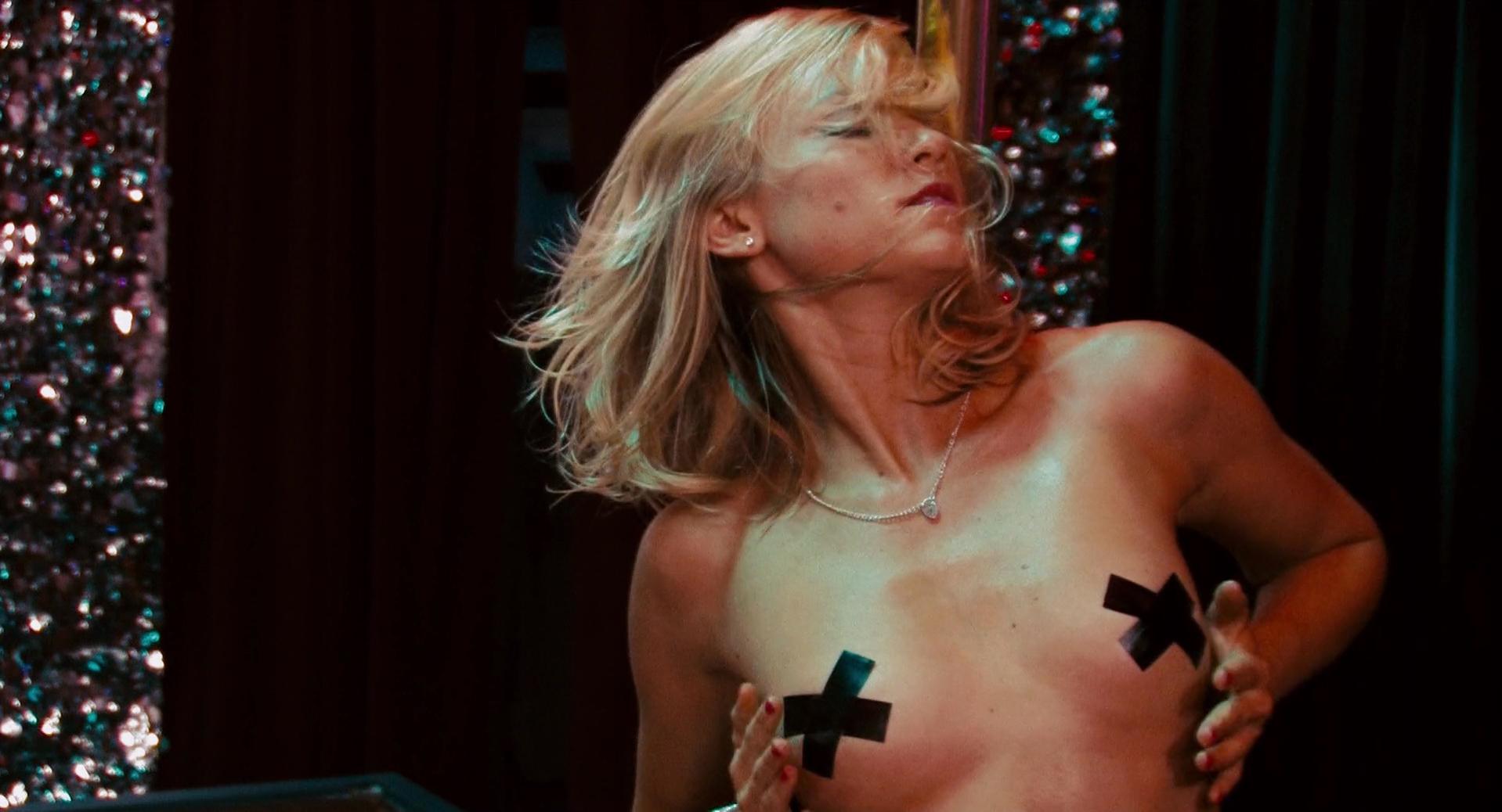 Amy Smart nude - Crank 2: High Voltage (2009)