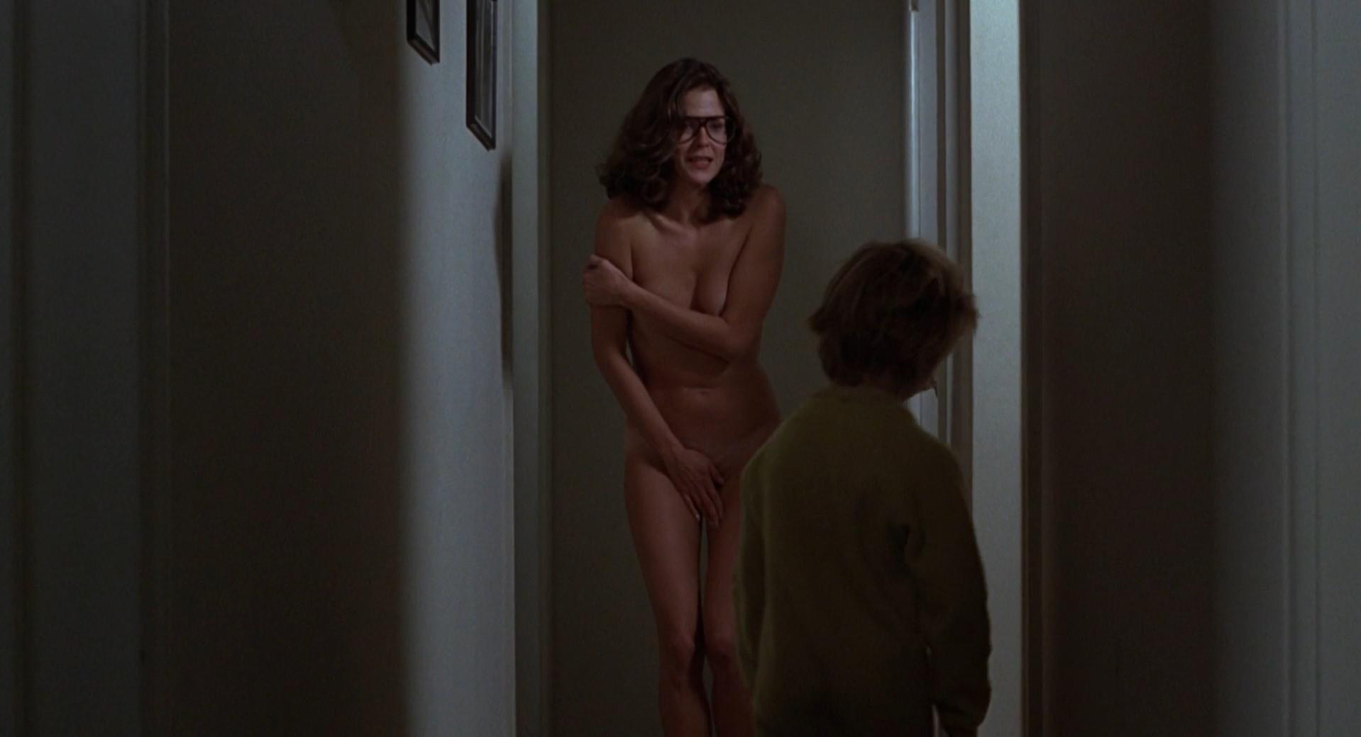 JoBeth Williams nude - Kramer vs. Kramer (1979)