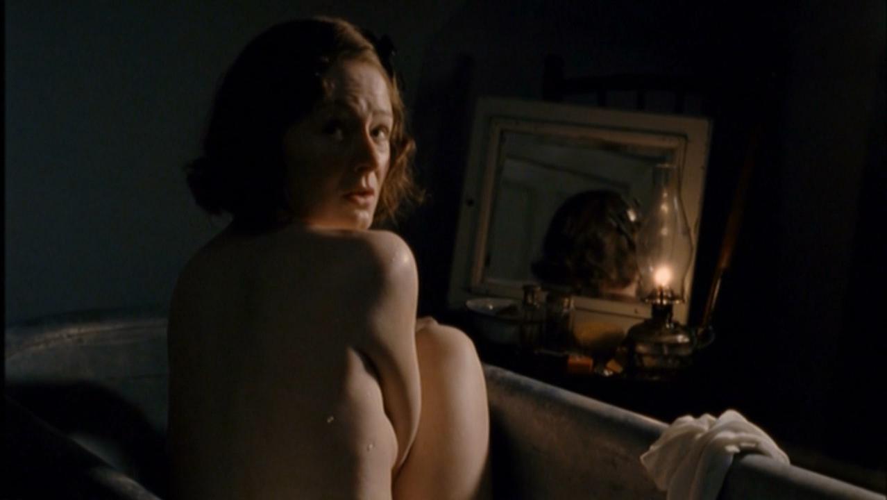 Miranda Otto sexy - South Solitary (2010)