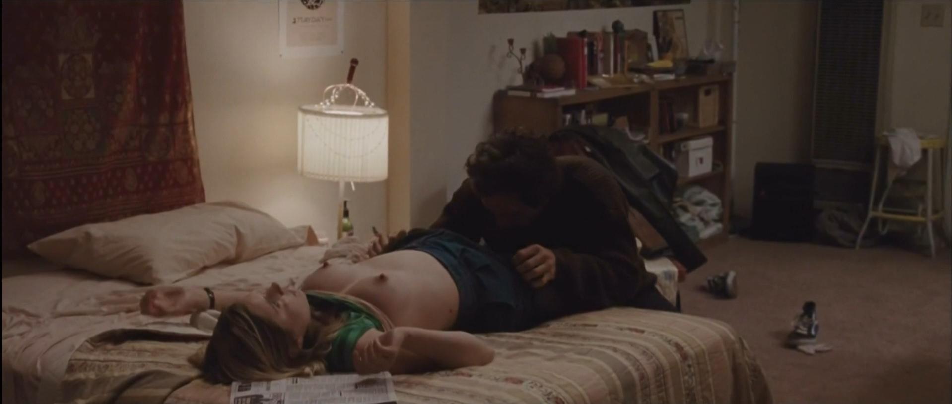 Greta Gerwig nude - Greenberg (2010)