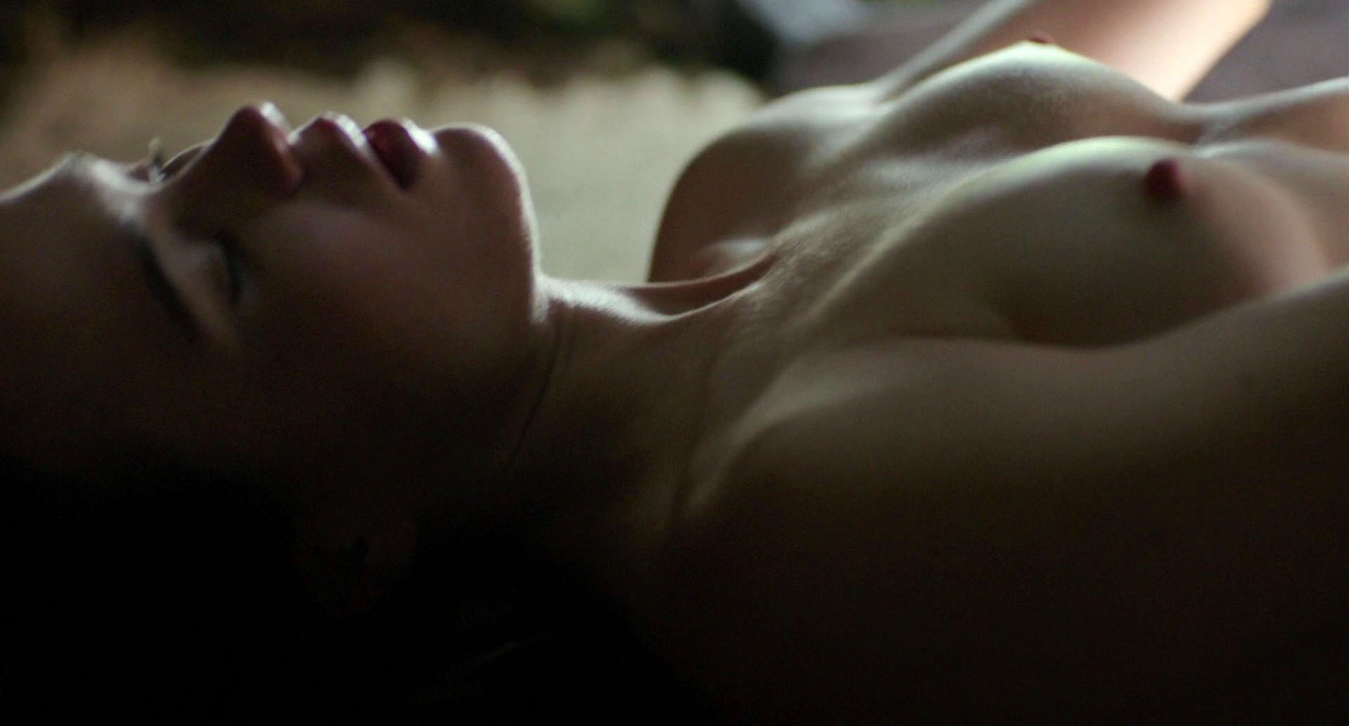 Ellen Page nude - Into the Forest (2015)