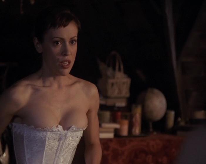 Alyssa Milano sexy - Charmed s04 (2001)