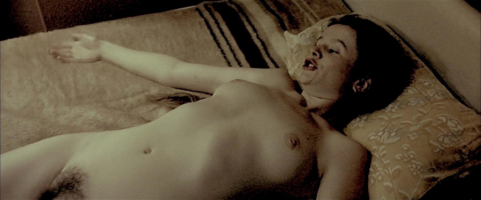 Emily Watson nude - Breaking the Waves (1996)